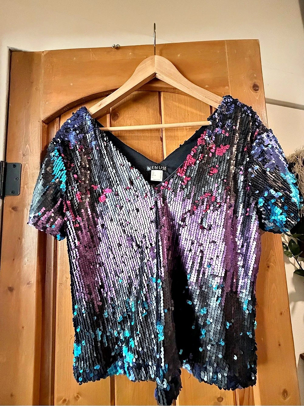 Kensie Sequin Short Sleeve Top in Black & Purple Like New